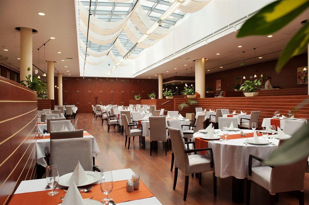 Hotel Lycium Debrecen Bagian luar foto